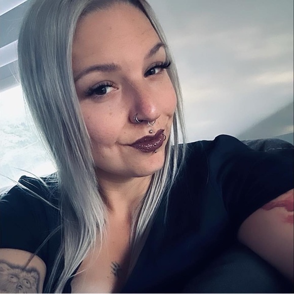 Meet your Posher, Mary - Picture 2 of 2